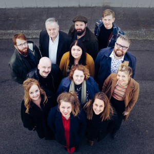 Listen to Heyr himnasmiður (live in concert) song with lyrics from Cantoque Ensemble