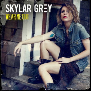 ดาวน์โหลดและฟังเพลง Wear Me Out พร้อมเนื้อเพลงจาก Skylar Grey