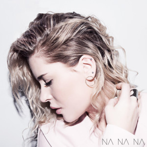 ดาวน์โหลดและฟังเพลง Na Na Na พร้อมเนื้อเพลงจาก Ima Sobé