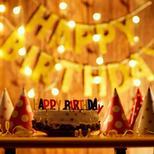 收聽Confetti Kit的Happy Birthday (Ragtime Piano Version)歌詞歌曲