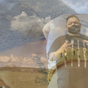 Dengarkan lagu Trust No More (Explicit) nyanyian Kootenay Mc dengan lirik