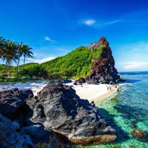 Listen to Lý Sơn Quê Hương Anh song with lyrics from Trần Nam