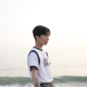 Aden (에이든) ดาวน์โหลดและฟังเพลงฮิตจาก Aden (에이든)