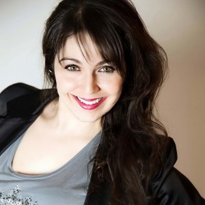 Nina Martinez ดาวน์โหลดและฟังเพลงฮิตจาก Nina Martinez