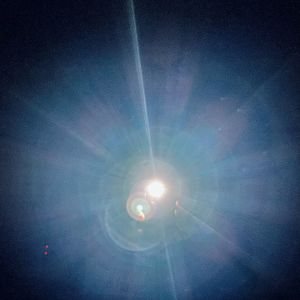 Dengarkan lagu Let There Be Light (Instrumental) nyanyian Donae'o dengan lirik