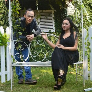 ดาวน์โหลดและฟังเพลง Bidadari Surgaku พร้อมเนื้อเพลงจาก Agus Sukirno