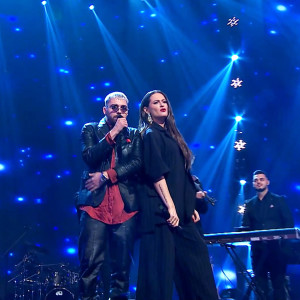 Album Poate Asa Te Uit (Live) from 