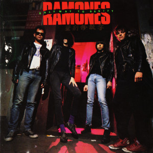 收聽Ramones的Go Lil Camaro Go歌詞歌曲