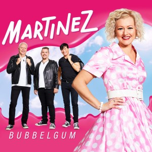 ดาวน์โหลดและฟังเพลง Väskan min är packad พร้อมเนื้อเพลงจาก Martinez