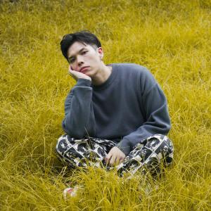 Listen to Hit Me Up (其他) song with lyrics from Tommy Grooves