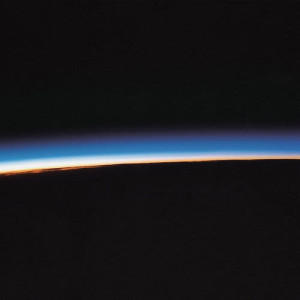 ดาวน์โหลดและฟังเพลง Midnight's Mirror พร้อมเนื้อเพลงจาก Mystery Jets