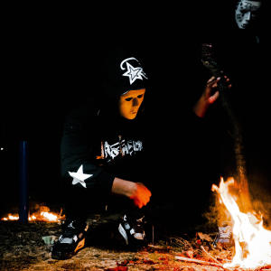 收聽SKOOTA的Blood on the Leaves (Explicit)歌詞歌曲