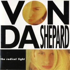ดาวน์โหลดและฟังเพลง Out on the Town พร้อมเนื้อเพลงจาก Vonda Shepard