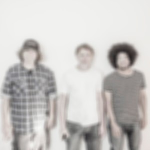 收聽The Escapes的I'm Not Ok歌詞歌曲