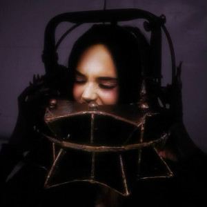 Album HEADSPLIT (Deluxe) [Explicit] oleh Maggie Lindemann