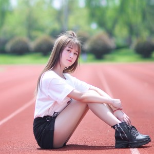 收听魏微的为你等待 (完整版)歌词歌曲