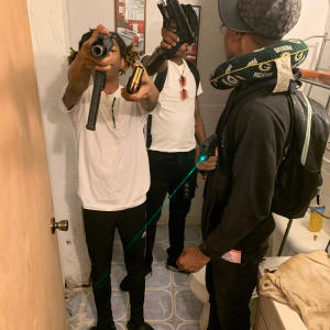 收聽Naz Turnt的Hot Spot (feat. 50 & Fge) (Explicit)歌詞歌曲