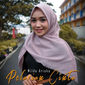 收聽Milda Ariska的Pelarian Cinta歌詞歌曲