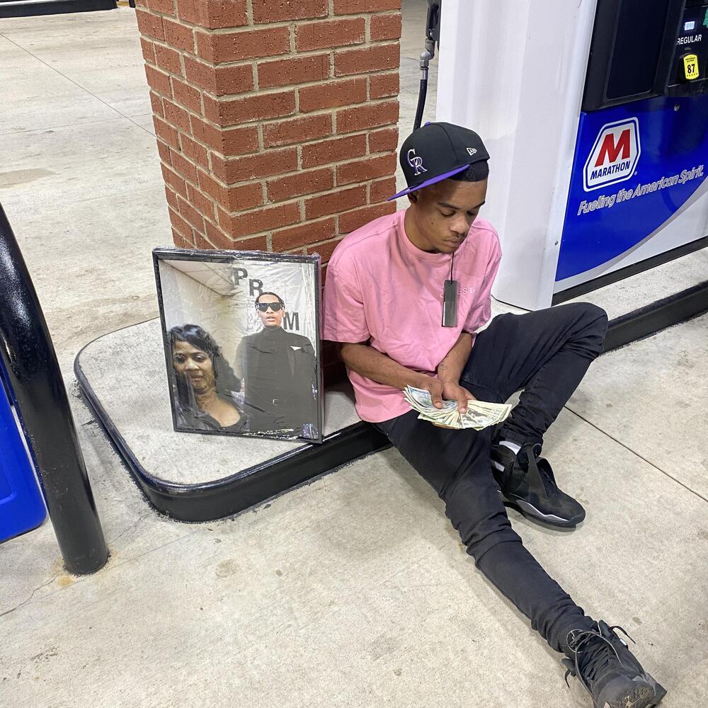 Serving The Hood (Explicit)