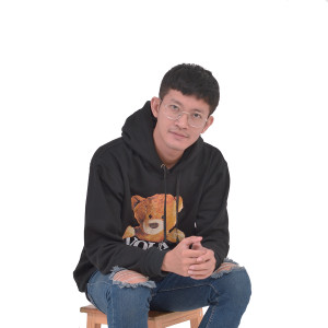 Dengarkan Rantas lagu dari Aldi Embrian dengan lirik