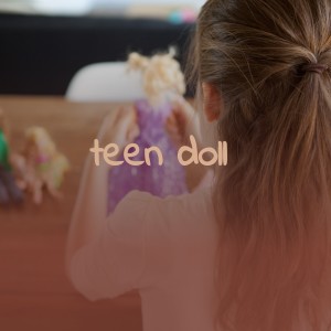 收聽Davis Starr的Teen Doll歌詞歌曲