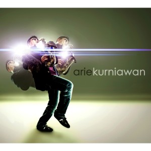 ดาวน์โหลดและฟังเพลง Maafkan Aku พร้อมเนื้อเพลงจาก Arie Kurniawan