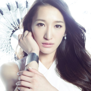 收聽ELISA（日本）的REALISM (TV Size)歌詞歌曲