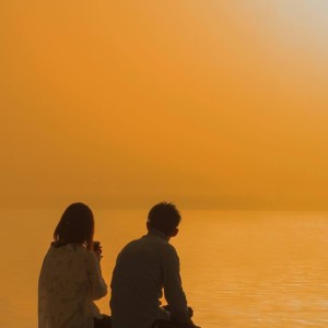 Listen to 用手走路(DJ版) song with lyrics from 刘汉成