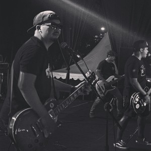 收聽DEDDY BAKIR的PACARKU BIDADARIKU歌詞歌曲