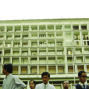 Dengarkan Dunia Semu (Remix by DJ Gerrie) lagu dari Themilo dengan lirik