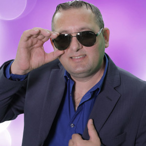 Listen to Dic la ea song with lyrics from Bobby Rostas