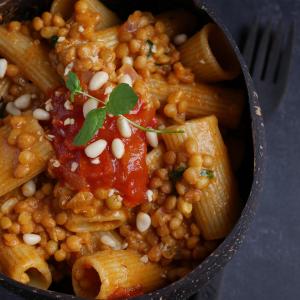 ดาวน์โหลดและฟังเพลง Subway Macaroni พร้อมเนื้อเพลงจาก Kkava