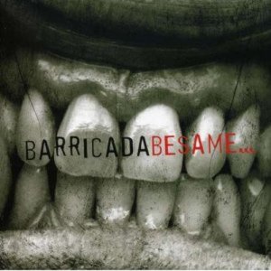 收聽Barricada的Con un par歌詞歌曲