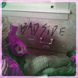 ดาวน์โหลดและฟังเพลง Bad Side (feat. Jakkyboí) (Explicit) พร้อมเนื้อเพลงจาก Blossom Reynolds