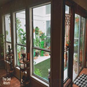 Album Atrium oleh The Deli