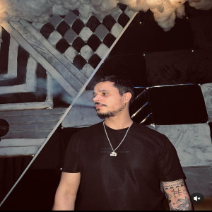 default playlist img