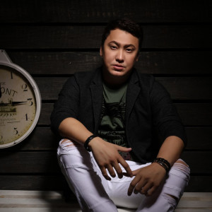 Listen to Õtken Kũnder song with lyrics from Dj Miran