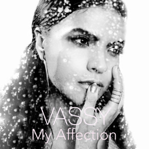 ดาวน์โหลดและฟังเพลง Possible พร้อมเนื้อเพลงจาก Vassy