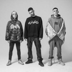 Dengarkan lagu Pokaż (Remix|Explicit) nyanyian Siles dengan lirik
