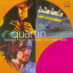 Listen to Só Tinha de Ser Com Você song with lyrics from Victor Assis Brasil