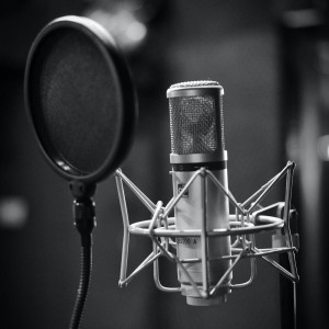 Listen to hme canse de ti song with lyrics from Vivid Dreams
