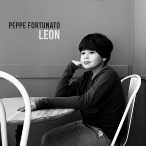 Album Leon oleh Peppe Fortunato