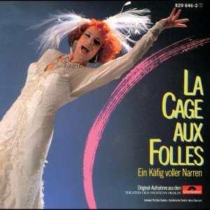 ดาวน์โหลดและฟังเพลง La Cage Aux Folles: Opening พร้อมเนื้อเพลงจาก Ensemble "Theater Des Westens"