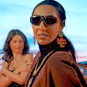 Listen to Secolul femeilor song with lyrics from Narcisa