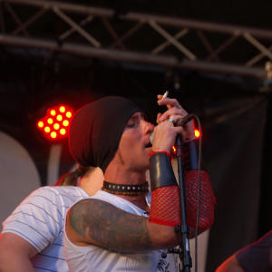 收聽Lemony的Finns det nån väg ut härifrån歌詞歌曲