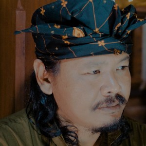 Dengarkan Ngayahain Tukang lagu dari Ary Kencana dengan lirik