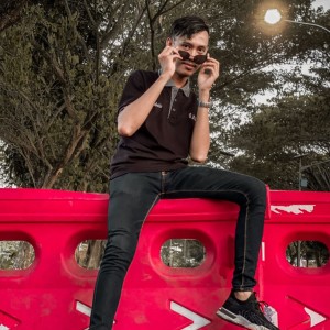 Listen to Culik Aku Dong song with lyrics from Reza Tobuhu