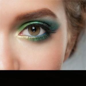 Beelzebub的专辑she bought the green eyeshadow spontaneously, then regretted the purchase