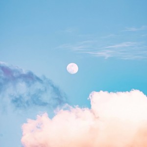 Listen to 二十二岁的夏天 (完整版) song with lyrics from 张新