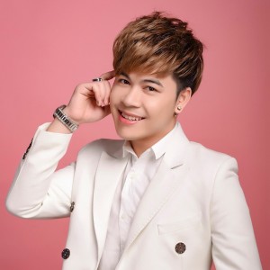 ดาวน์โหลดและฟังเพลง Sao Em Phải Như Vậy พร้อมเนื้อเพลงจาก Duong Nhat Linh